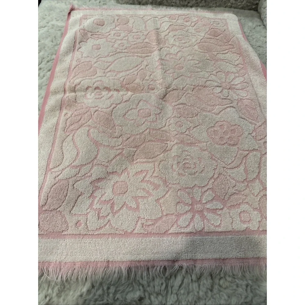 Vintage Callaway Elmrose Pink & White Hand Towel 16x22
